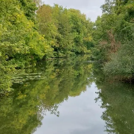 Apartment Fleuve Avec Parking-barbecue *